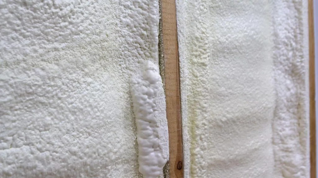 Isolatie foam voor spouwmuurisolatie